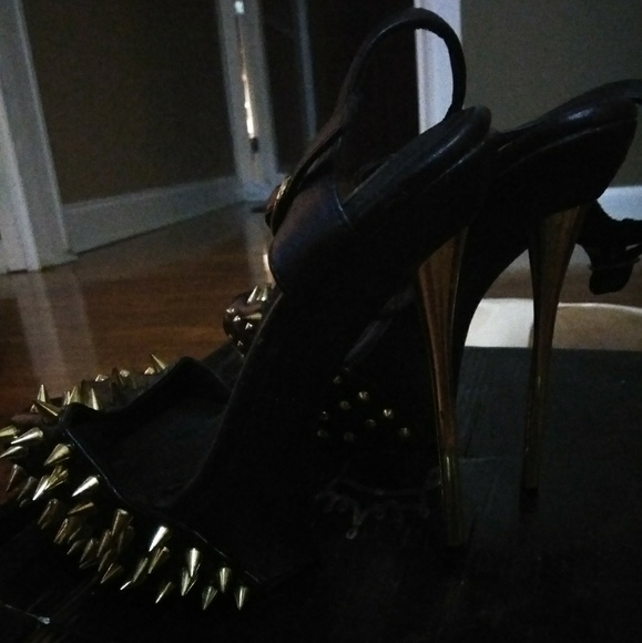 Black platform stilettos with gold spike accents - Picture 2 of 2